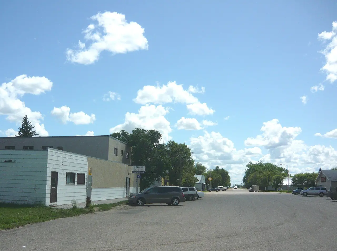 Main Street looking south, with the Asquith Hotel, 2011