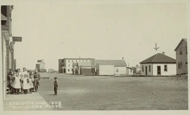 Children on the street, Asquith